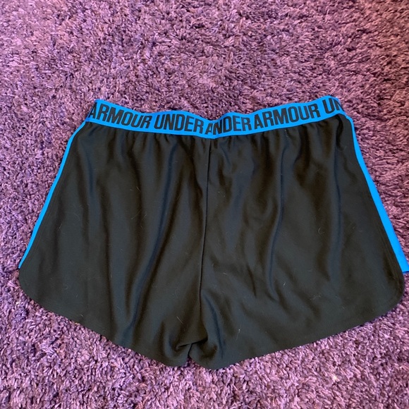 Under Armour Running Shorts - Picture 2 of 3